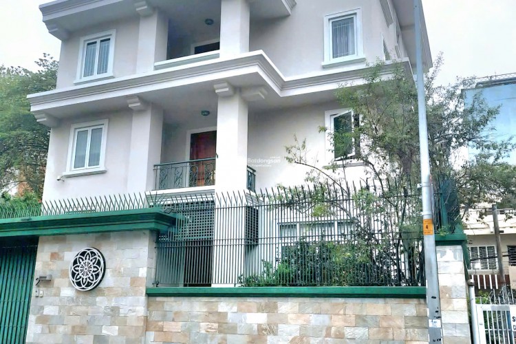 Bán biệt thự 2 Nguyễn Thành Ý - DT 12,5x19m = 239m2 - Trệt + 3 tầng - Giá tốt 130 tỷ!