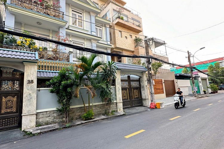 Bán biệt thự 25 đường số 52 - Cư Xá Lữ Gia - DT 11,5x20m - 3 tầng - Giá 95 tỷ.