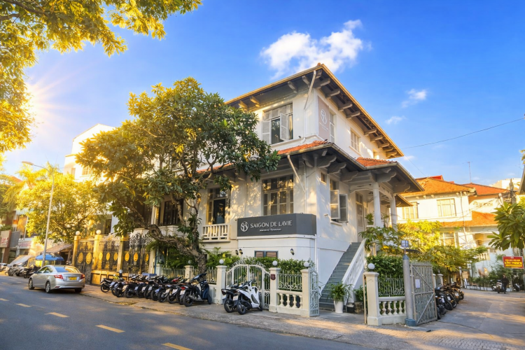 Bán biệt thự góc 55 Tú Xương - DT 12x18m - 3 tấm sân vườn - HĐT 260tr/thg - Giá 228 tỷ!