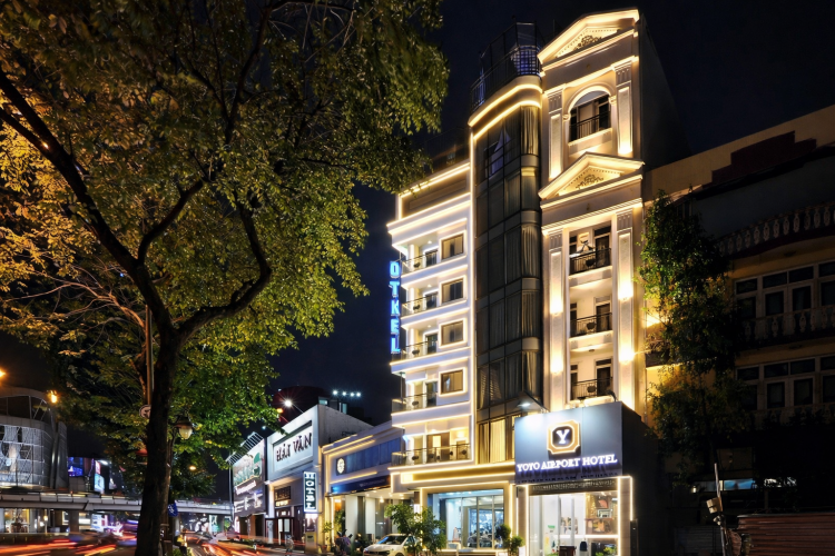 Bán khách sạn 11 Trần Quốc Hoàn - DT 4,5x25m - Hầm + 7 tấm thang máy - 18PN - HĐT 110tr/thg - Giá 33 tỷ!