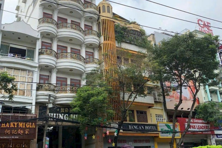 Bán khách sạn 160-162 Bàu Cát - DT 8x18m - Hầm + 9 tầng - Giá 69 tỷ!