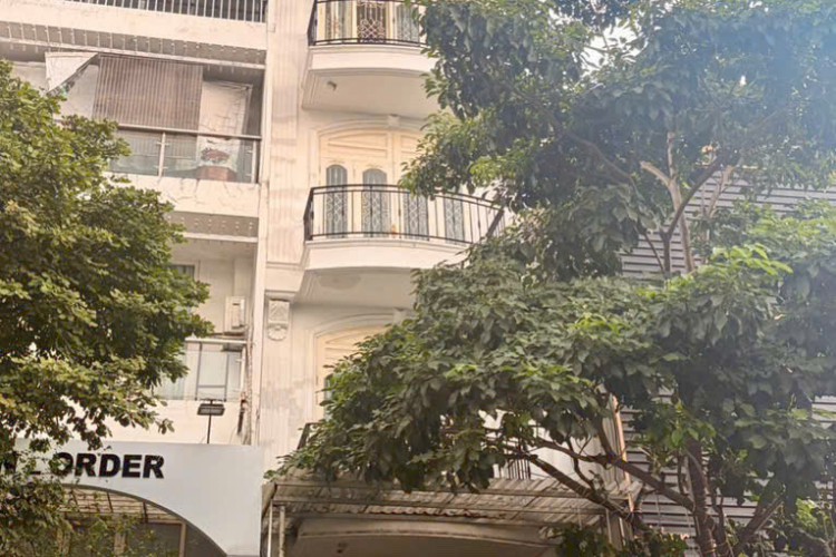 Bán nhà 130bis Trần Huy Liệu - DT 4,1x12,5m - 7 tầng thang máy - Giá 23 tỷ!