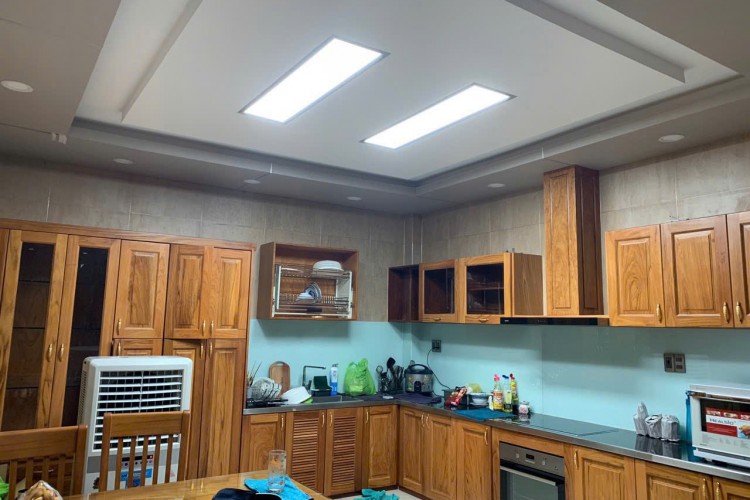 Bán nhà 140/2 Lê Minh Xuân - DT 4,5x17m - Trệt + 4 lầu - Giá 15,8 tỷ!