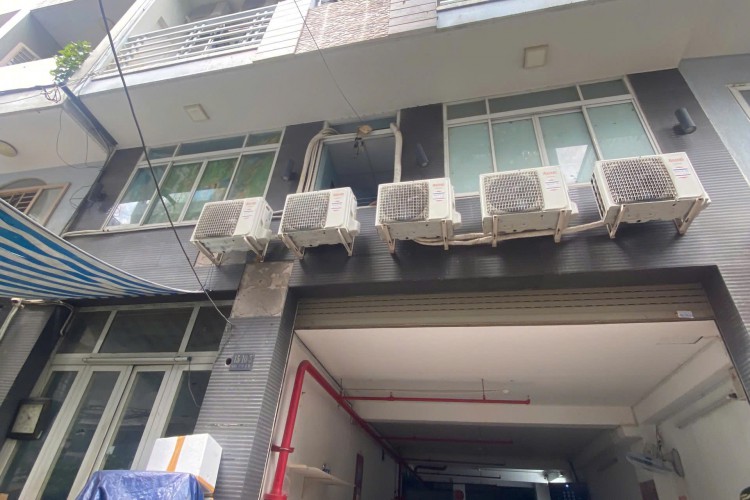 Bán nhà 15/10/3-5-7 Nguyễn Ngọc Lộc - DT 7x15m - 5 tấm - 26 phòng - Giá 21,5 tỷ!