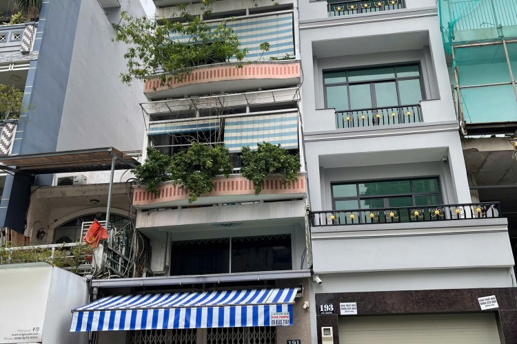 Bán nhà 191 Cô Giang - 4,2x18,5m - 5 tấm - Giá 42 tỷ!