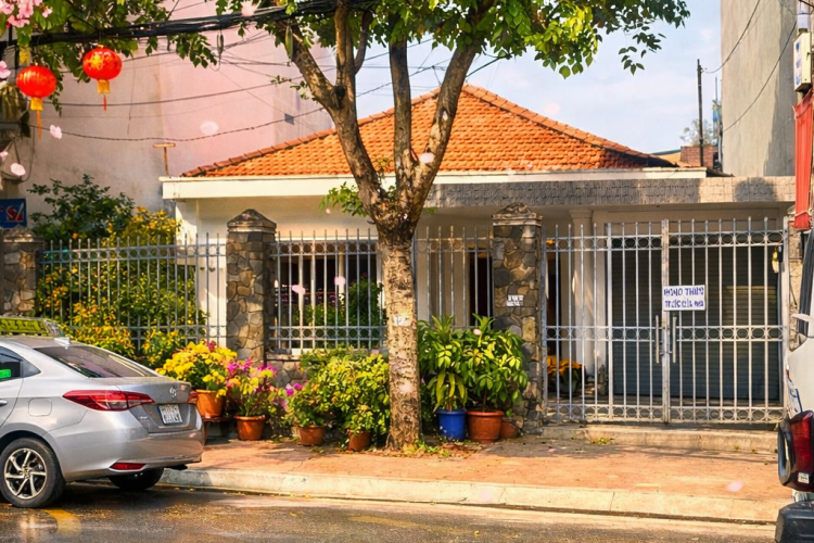 Bán nhà 193 Nguyễn Phúc Chu - DT 12x30m = 358m2 - Cấp 4 - Giá 44,5 tỷ!