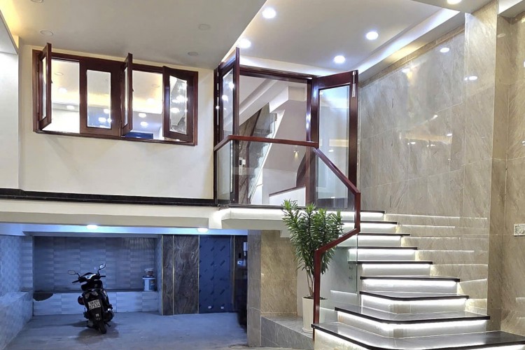 Bán nhà 20 Trần Hữu Trang - DT 6x12,5m - 3 lầu - Giá 18,3 tỷ!