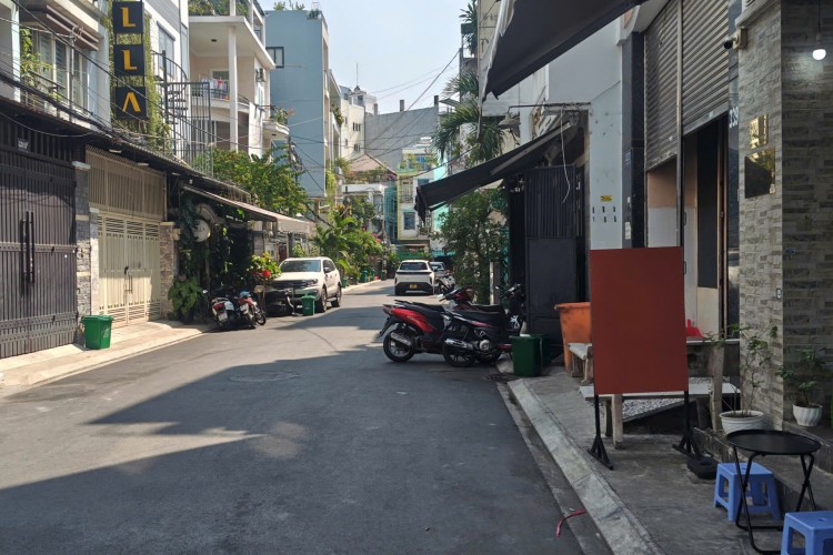 Bán nhà 339/22 Nguyễn Thái Bình - DT 4,2x19,3m - Một lầu - Giá 15 tỷ!