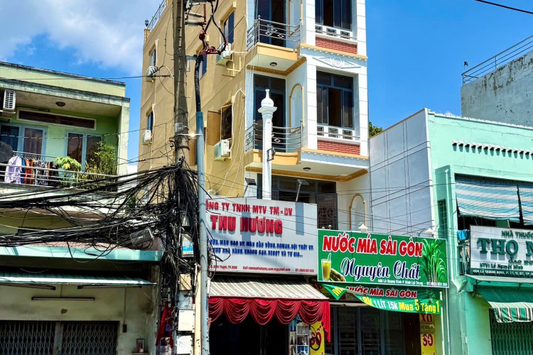 Bán nhà 406 Lê Quang Định - 3,7x20m - 6 tấm - HĐT 40tr/thg - Giá 18,6 tỷ!
