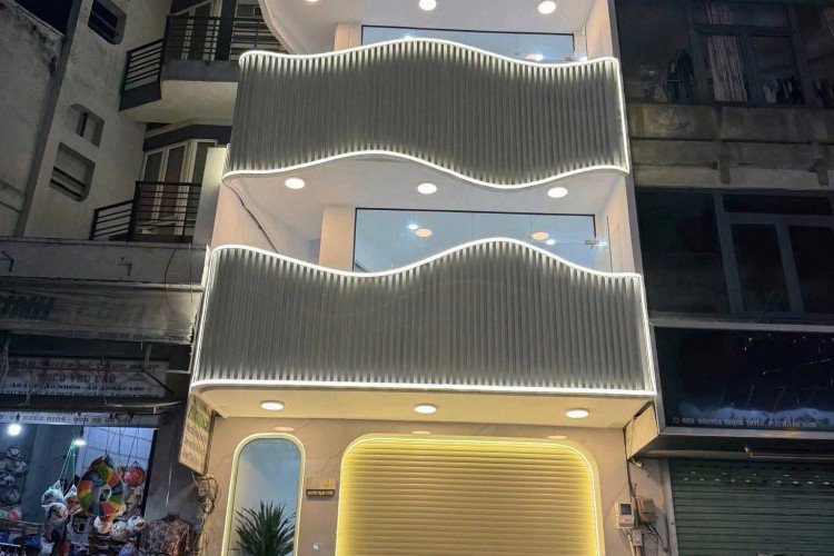 Bán nhà 407 Nguyễn Trọng Tuyển - DT 5x16m - 3 tầng - Giá 21 tỷ!