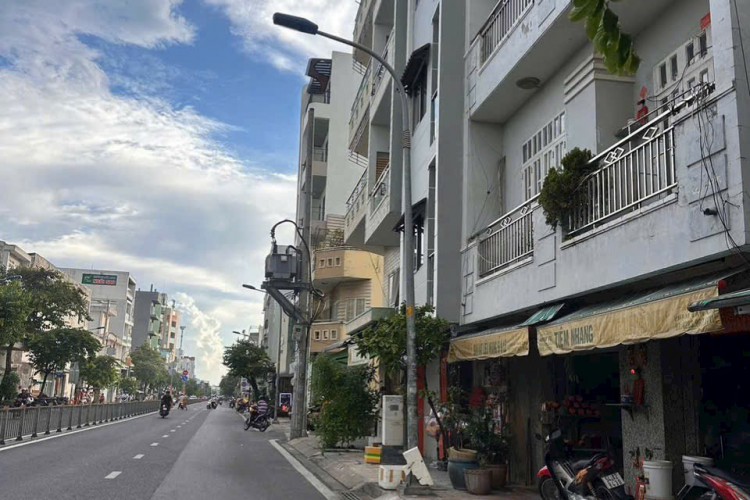 Bán nhà 456 Phạm Văn Chí - 3x7m - Một lầu - Giá 4,68 tỷ!
