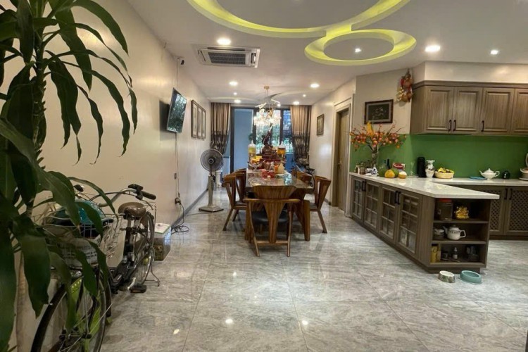 Bán nhà 61 Nguyễn Trọng Lội - DT 6x30m - Hầm + 5 tầng - Giá 42 tỷ!