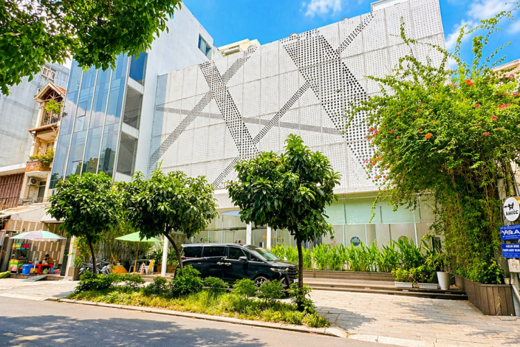 Bán nhà 63 Ngô Thời Nhiệm - 18x25m = 453m2 - 2 tầng - Giá 300 tỷ!