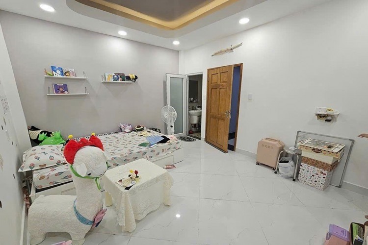 Bán nhà 8/11 Võ Duy Ninh - DT 6x14,5m - 3 tấm - Giá 11,2 tỷ!