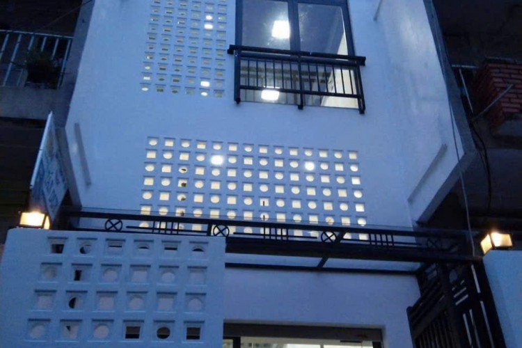 Bán nhà 922/13 Cách Mạng Tháng 8 - DT 4x14m - 5 tấm mới - Giá 14,5 tỷ!