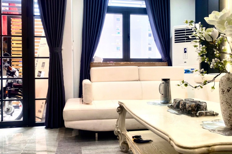 Bán nhà đẹp 148/18 Trần Văn Quang - DT 5,7x10m - 3 tầng - Giá 7,9 tỷ!