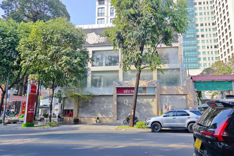 Bán nhà góc 10 Phạm Ngọc Thạch - 18x24m - Hầm 3 tầng - Giá 700 tỷ!