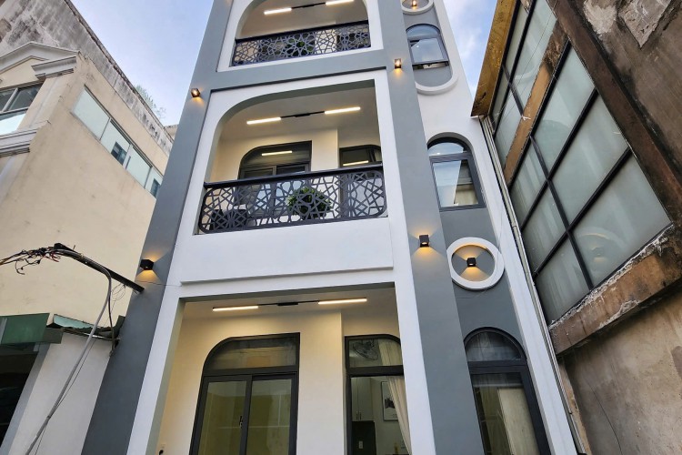 Bán toà CHDV 240/11A Lê Thánh Tôn - DT 4,9x17m - 5 tầng thang máy - KT 130tr/thg - Giá 32 tỷ!