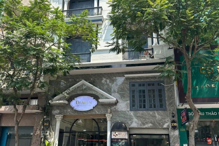 Bán tòa nhà 330-332 Cao Thắng - DT 8,6x15,5m - 5 tầng - HĐT 180 triệu/tháng - Giá 83 tỷ!