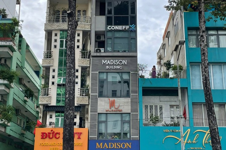 Bán tòa nhà 369 Trần Hưng Đạo - 4x18m - 6 tầng thang máy - Giá 49 tỷ!