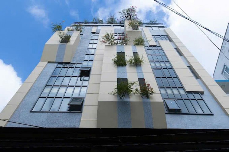 Bán toà nhà 406/35-37-39 Cộng Hoà - DT 11x42m - Hầm + 7 tầng - KT 1,2 tỷ/thg - Giá 170 tỷ!
