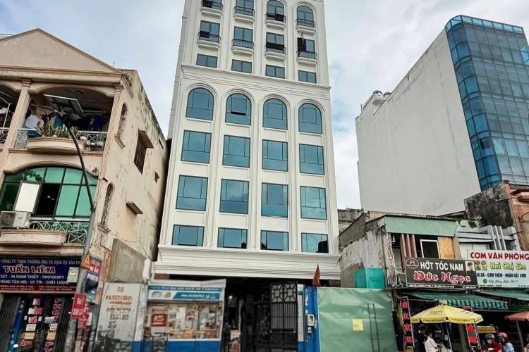 Bán toà nhà 9-11-13 Phổ Quang - DT 12x31m = 377m2 - 2 hầm + 10 tầng - Giá 240 tỷ!