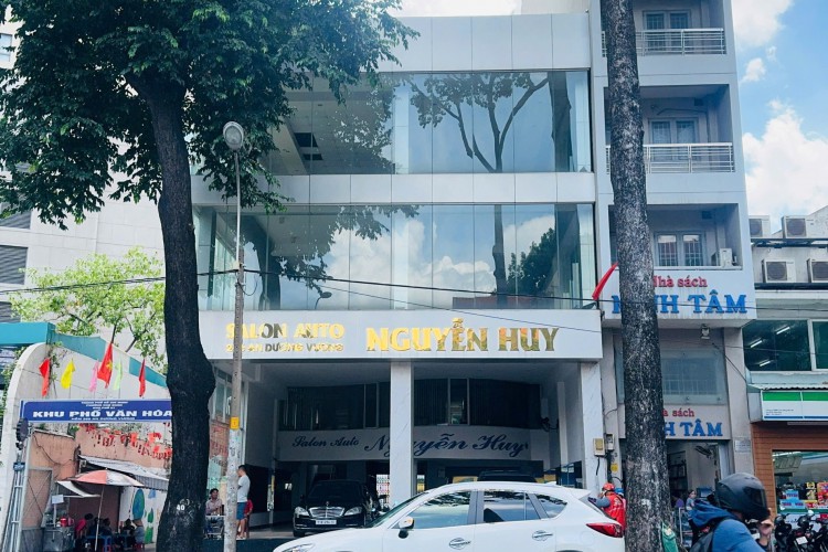 Bán toà nhà góc 286 An Dương Vương - 10x23m - 4 tầng - HĐT 300tr/thg - Giá 210 tỷ!