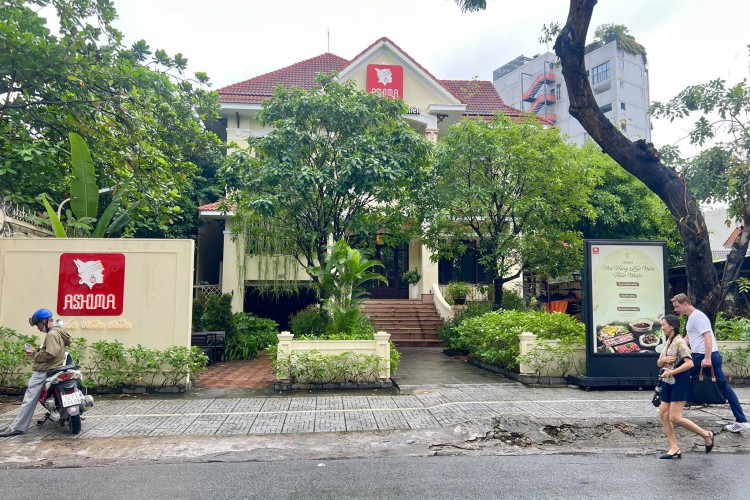 Bán Villa 93 Xuân Thuỷ - DT 20x45m = 897m2 - CTXD mới 2 hầm + 9 tầng - Giá 404 tỷ!