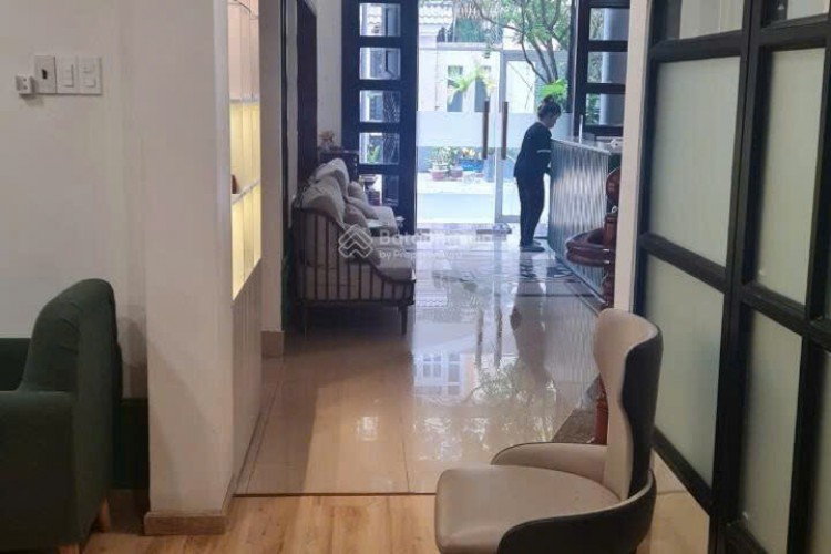 Cho thuê biệt thự 168 Hoa Lan - DT 8x18m - 5 tấm - Giá 80 triệu/tháng!