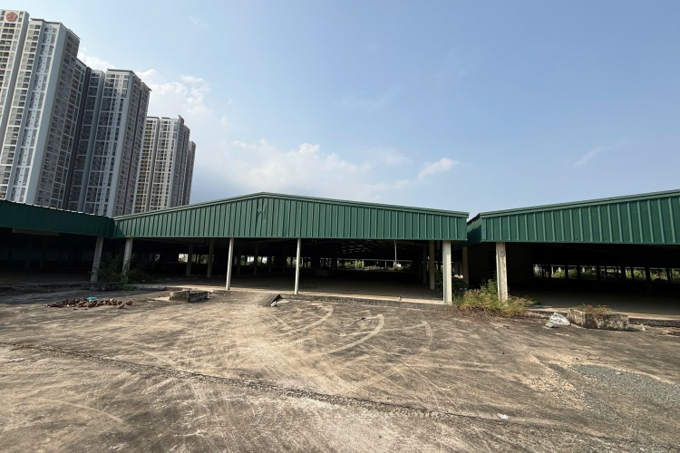 Cho thuê MT 16 Đào Trí - DT 61.000m2 - Đất trống ký dài hạn - Giá 3,5 tỷ!