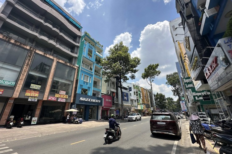 Cho thuê tòa nhà 131-133 Nguyễn Trãi - 13x38m - 8 tầng - Giá 800tr/thg!